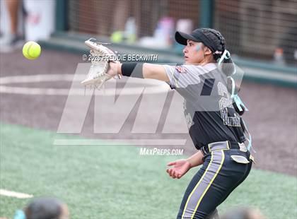 Thumbnail 2 in Katy vs. Forney (UIL 6A D2 Softball Final) photogallery.