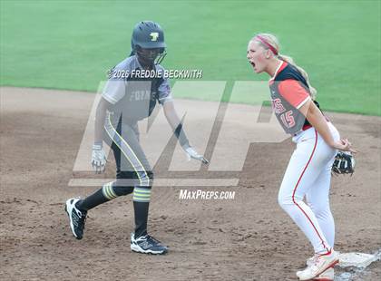 Thumbnail 3 in Katy vs. Forney (UIL 6A D2 Softball Final) photogallery.