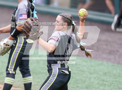 Thumbnail 1 in Katy vs. Forney (UIL 6A D2 Softball Final) photogallery.