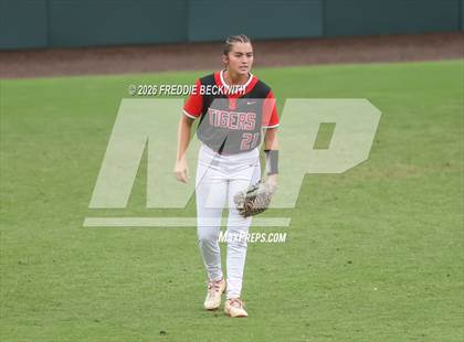 Thumbnail 2 in Katy vs. Forney (UIL 6A D2 Softball Final) photogallery.