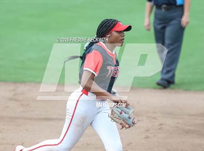 Thumbnail 1 in Katy vs. Forney (UIL 6A D2 Softball Final) photogallery.