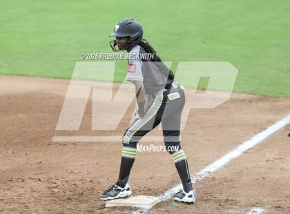 Thumbnail 2 in Katy vs. Forney (UIL 6A D2 Softball Final) photogallery.
