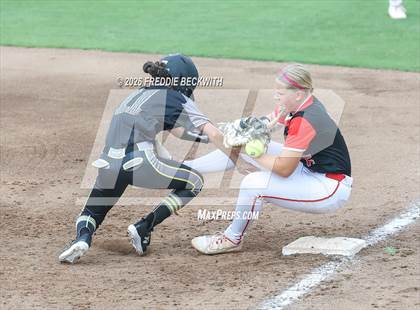 Thumbnail 1 in Katy vs. Forney (UIL 6A D2 Softball Final) photogallery.