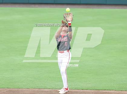 Thumbnail 3 in Katy vs. Forney (UIL 6A D2 Softball Final) photogallery.