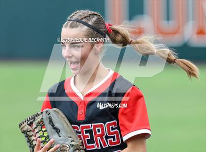 Thumbnail 2 in Katy vs. Forney (UIL 6A D2 Softball Final) photogallery.
