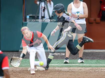 Thumbnail 3 in Katy vs. Forney (UIL 6A D2 Softball Final) photogallery.