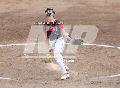 Thumbnail 1 in Katy vs. Forney (UIL 6A D2 Softball Final) photogallery.