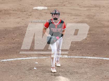Thumbnail 1 in Katy vs. Forney (UIL 6A D2 Softball Final) photogallery.