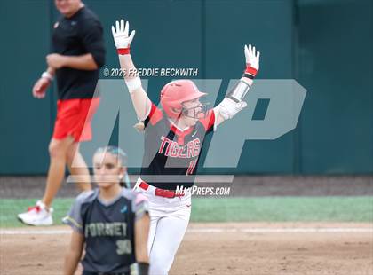 Thumbnail 2 in Katy vs. Forney (UIL 6A D2 Softball Final) photogallery.