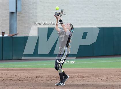 Thumbnail 1 in Katy vs. Forney (UIL 6A D2 Softball Final) photogallery.