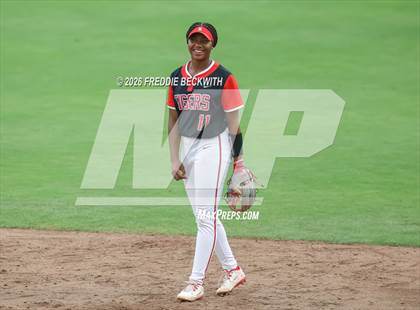 Thumbnail 1 in Katy vs. Forney (UIL 6A D2 Softball Final) photogallery.