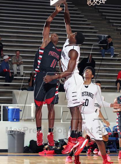 Thumbnail 3 in Westfield vs. Hillcrest (McDonald's Texas Invitational) photogallery.