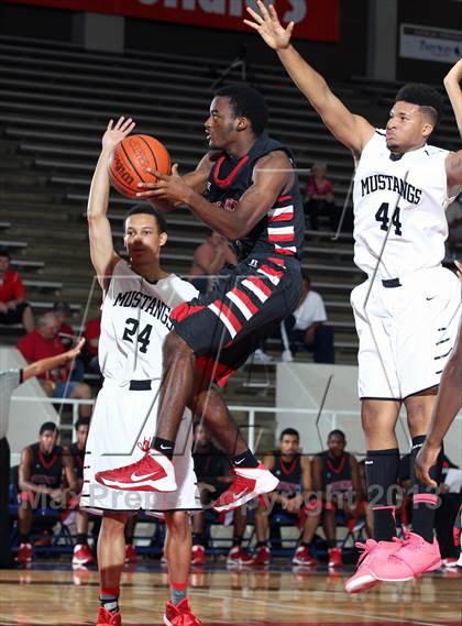 Thumbnail 2 in Westfield vs. Hillcrest (McDonald's Texas Invitational) photogallery.