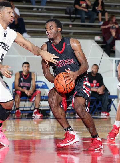 Thumbnail 3 in Westfield vs. Hillcrest (McDonald's Texas Invitational) photogallery.