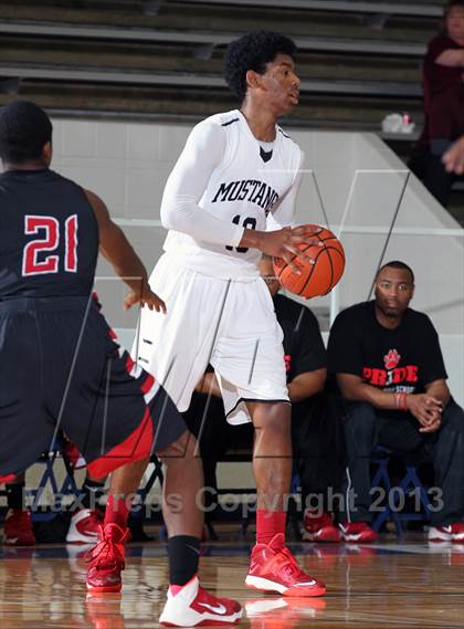 Thumbnail 3 in Westfield vs. Hillcrest (McDonald's Texas Invitational) photogallery.