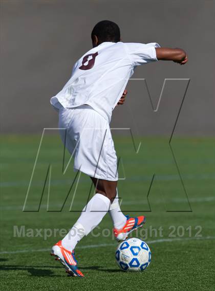 Thumbnail 3 in Elwood-Glenn vs. East Hampton (Suffolk Class A Final) photogallery.