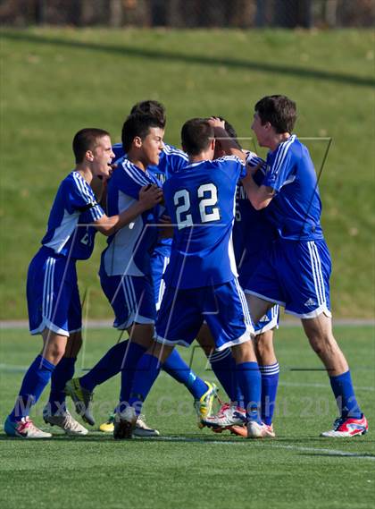 Thumbnail 2 in Elwood-Glenn vs. East Hampton (Suffolk Class A Final) photogallery.