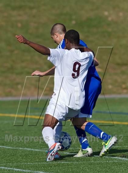 Thumbnail 3 in Elwood-Glenn vs. East Hampton (Suffolk Class A Final) photogallery.