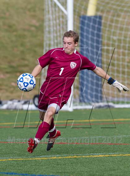 Thumbnail 3 in Elwood-Glenn vs. East Hampton (Suffolk Class A Final) photogallery.