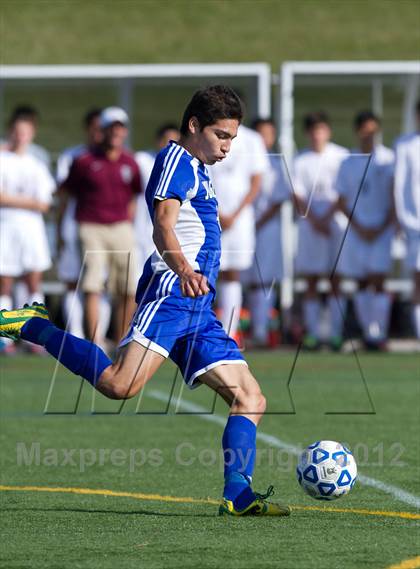 Thumbnail 2 in Elwood-Glenn vs. East Hampton (Suffolk Class A Final) photogallery.
