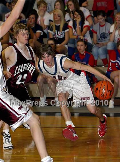 Thumbnail 3 in Cranberry Area vs. Kane (PIAA District 9 AA Semifinal) photogallery.
