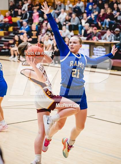 Thumbnail 3 in Riverton @ Girard (KSHSAA 3A Sub-State Round 2) photogallery.