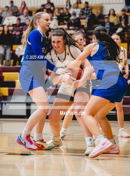 Thumbnail 2 in Riverton @ Girard (KSHSAA 3A Sub-State Round 2) photogallery.
