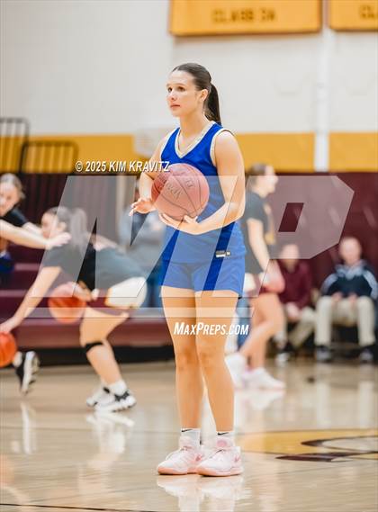Thumbnail 3 in Riverton @ Girard (KSHSAA 3A Sub-State Round 2) photogallery.