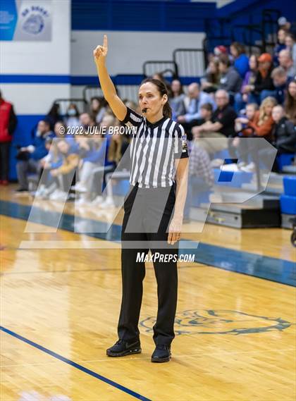 Thumbnail 1 in Franklin Community vs. East Central (IHSAA 4A Regional semifinal playoff) photogallery.