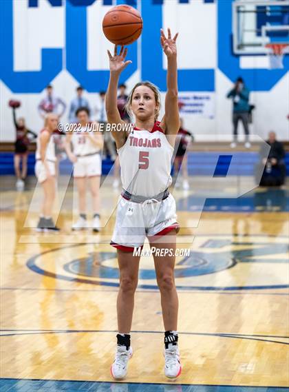 Thumbnail 1 in Franklin Community vs. East Central (IHSAA 4A Regional semifinal playoff) photogallery.