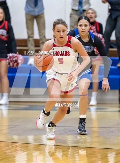 Thumbnail 2 in Franklin Community vs. East Central (IHSAA 4A Regional semifinal playoff) photogallery.