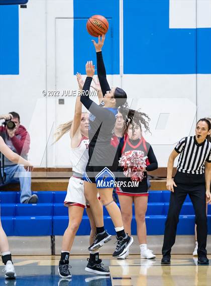 Thumbnail 1 in Franklin Community vs. East Central (IHSAA 4A Regional semifinal playoff) photogallery.