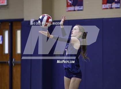 Thumbnail 2 in Hardin-Jefferson vs Buna (Hardin-Jefferson Tournament) photogallery.