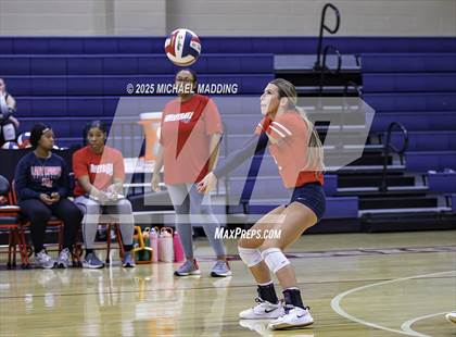 Thumbnail 1 in Hardin-Jefferson vs Buna (Hardin-Jefferson Tournament) photogallery.