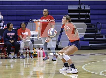 Thumbnail 3 in Hardin-Jefferson vs Buna (Hardin-Jefferson Tournament) photogallery.