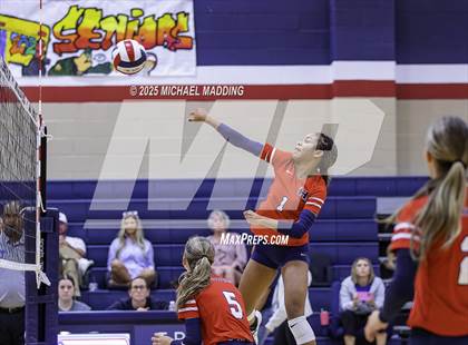 Thumbnail 3 in Hardin-Jefferson vs Buna (Hardin-Jefferson Tournament) photogallery.