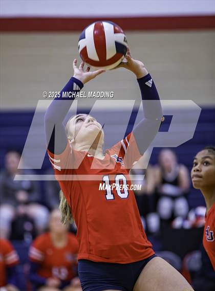 Thumbnail 1 in Hardin-Jefferson vs Buna (Hardin-Jefferson Tournament) photogallery.