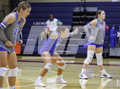 Thumbnail 1 in Hardin-Jefferson vs Buna (Hardin-Jefferson Tournament) photogallery.