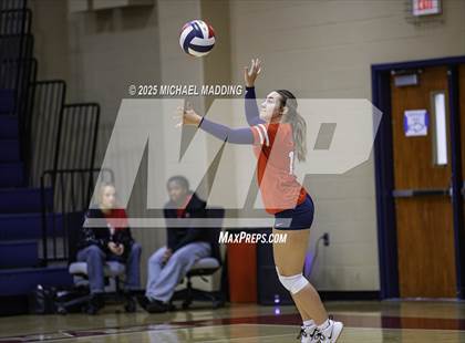 Thumbnail 1 in Hardin-Jefferson vs Buna (Hardin-Jefferson Tournament) photogallery.