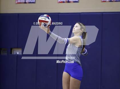 Thumbnail 2 in Hardin-Jefferson vs Buna (Hardin-Jefferson Tournament) photogallery.