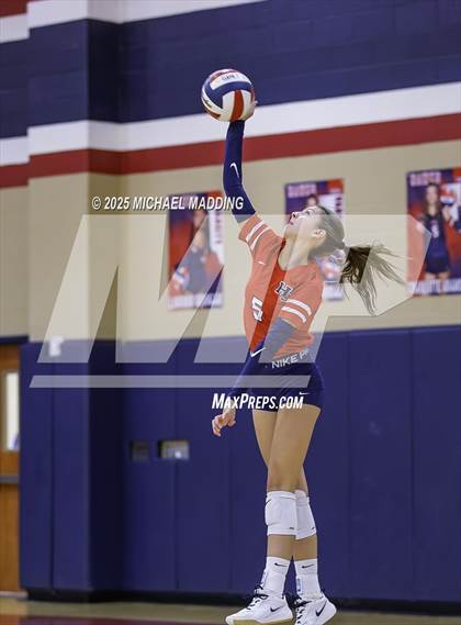 Thumbnail 1 in Hardin-Jefferson vs Buna (Hardin-Jefferson Tournament) photogallery.