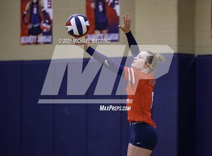 Thumbnail 3 in Hardin-Jefferson vs Buna (Hardin-Jefferson Tournament) photogallery.