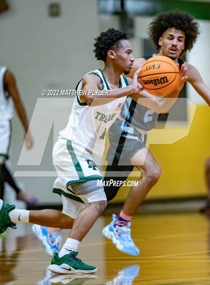 Thumbnail 3 in Overhills @ Westover photogallery.