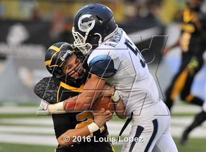 Thumbnail 2 in Del Oro vs. Camarillo (CIF State Division 2-AA Final) photogallery.