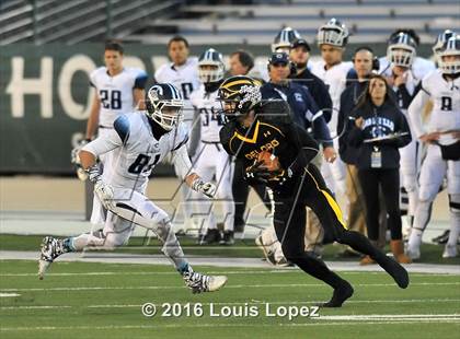 Thumbnail 3 in Del Oro vs. Camarillo (CIF State Division 2-AA Final) photogallery.