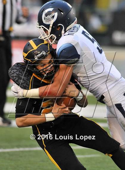 Thumbnail 3 in Del Oro vs. Camarillo (CIF State Division 2-AA Final) photogallery.