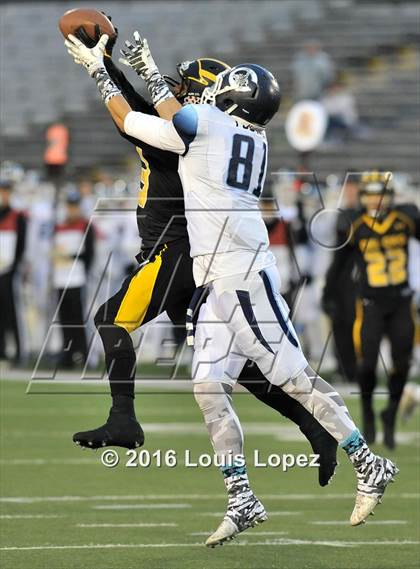 Thumbnail 1 in Del Oro vs. Camarillo (CIF State Division 2-AA Final) photogallery.