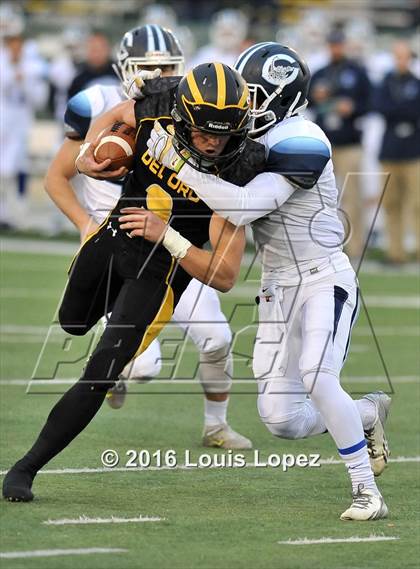 Thumbnail 2 in Del Oro vs. Camarillo (CIF State Division 2-AA Final) photogallery.