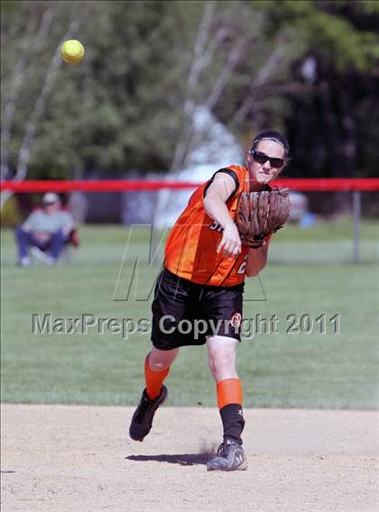 Thumbnail 1 in  Smethport vs Clarion Area (PIAA District 9 Class A Final) photogallery.
