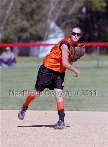 Thumbnail 2 in  Smethport vs Clarion Area (PIAA District 9 Class A Final) photogallery.